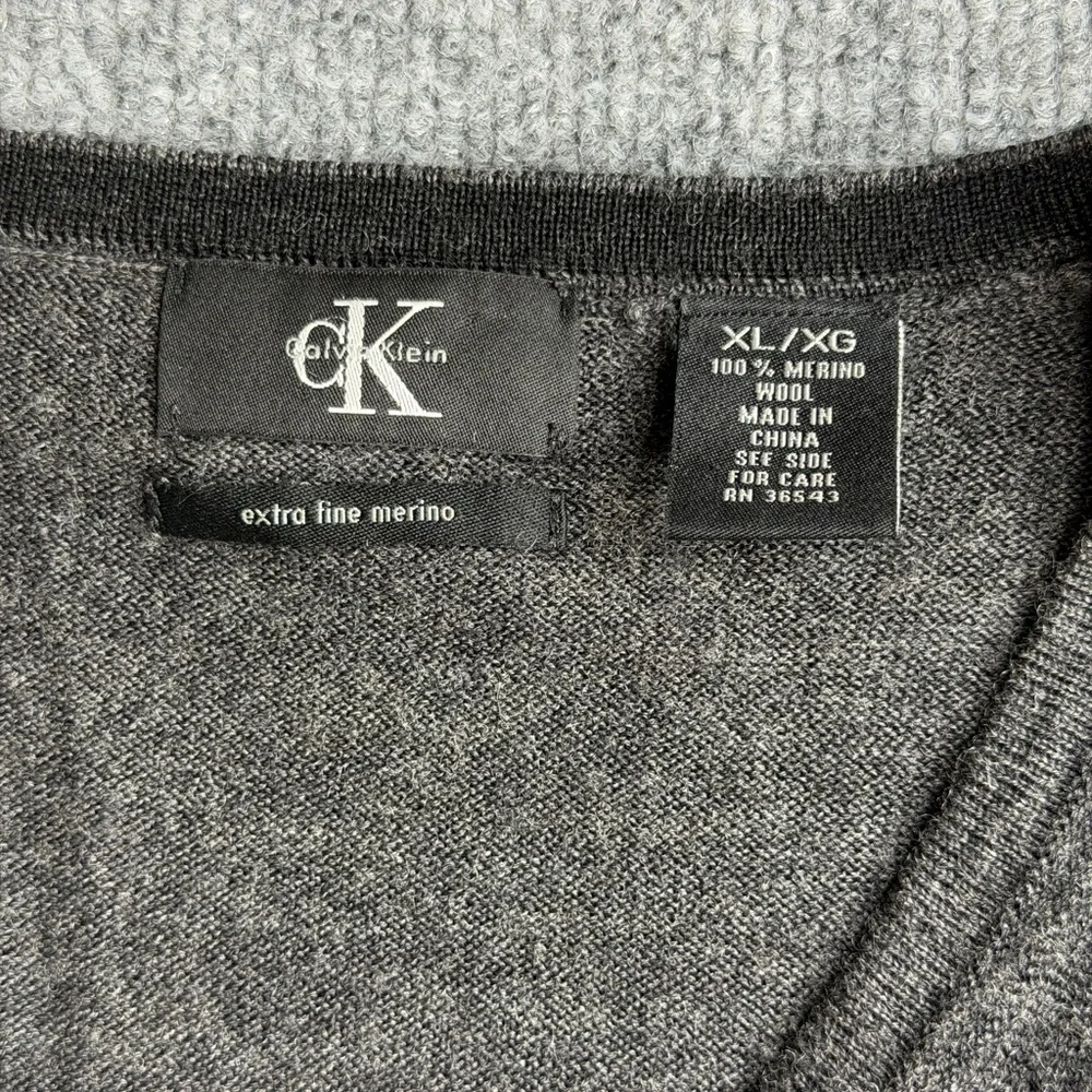Calvin‎ Klein Sweater Men XLarge Gray Merino Wool V-Neck Jumper Old Money Luxury